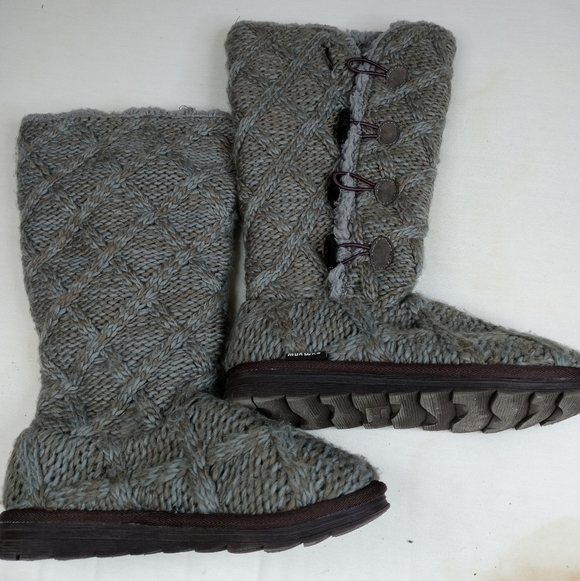 MukLuks Women's Gray Knit 4 button pull on faux fu - Picture 2 of 7
